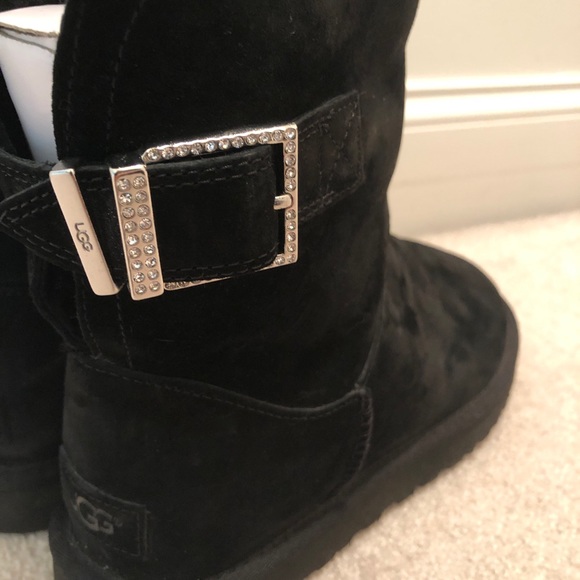 Adorable Ugg boots with bling buckle 🥾 👢 - Picture 6 of 10